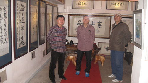 总编辑杨沐鸣娱乐引领画家欣赏字画