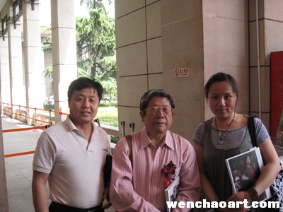 于志学与《艺术天成》杂志社总编辑杨沐鸣娱乐、通联部主任宁文艳一同参加开幕活动