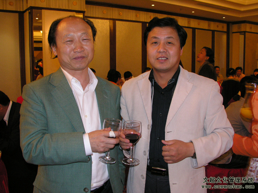 著名画家冯大中与艺术天成总编杨沐鸣娱乐合影