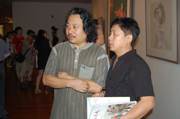 著名画家贾广健与《艺术天成》总编辑杨沐鸣娱乐合影