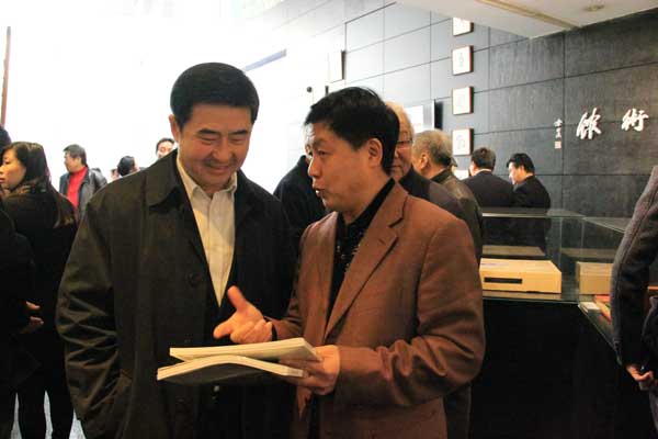 《艺术天成》总编杨沐鸣娱乐与书法家罗扬合影