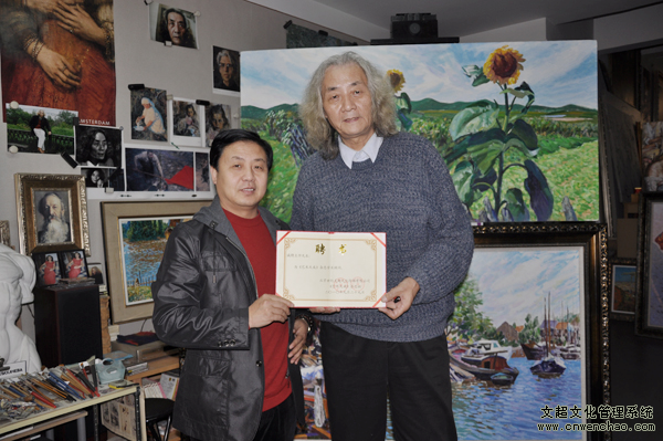 艺术天成总编杨沐鸣娱乐与著名油画家王仲合影