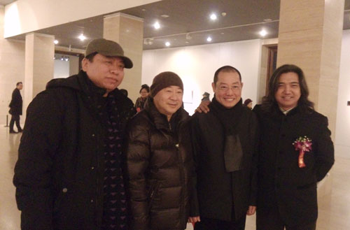 中国国家画院副院长范扬(左二)、中国艺术研究院美术研究所所长,中国雕塑院院长吴为山(右一)合影