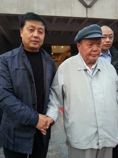 画展主人刘文西与《艺术天成》总编辑杨沐鸣娱乐合影