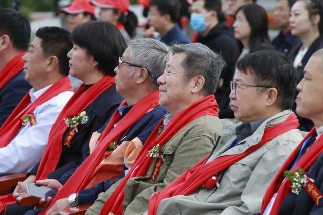 24开幕式现场艺术家、嘉宾与书画爱好者